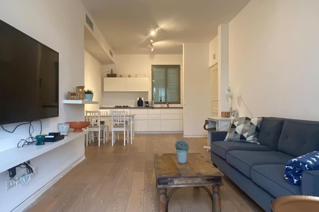 Laura Compound- Authentic 1 Bedroom Charming & Specious Tel Aviv-Jaffa Exterior foto